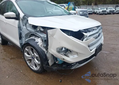 2019 Ford Escape Titanium z USA, uszkodzony, nr VIN 1FMCU9J96KUB75458